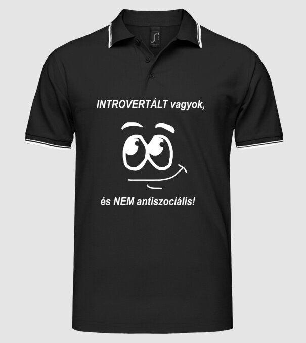  minta fekete pólón