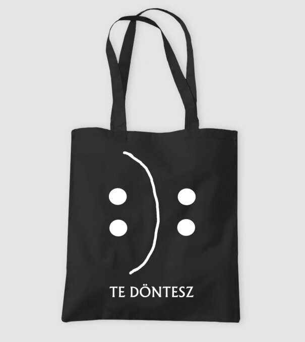 minta fekete pólón